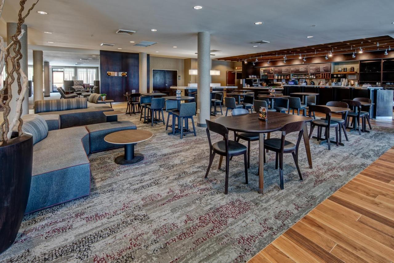 Courtyard By Marriott Troy Hotel Bagian luar foto