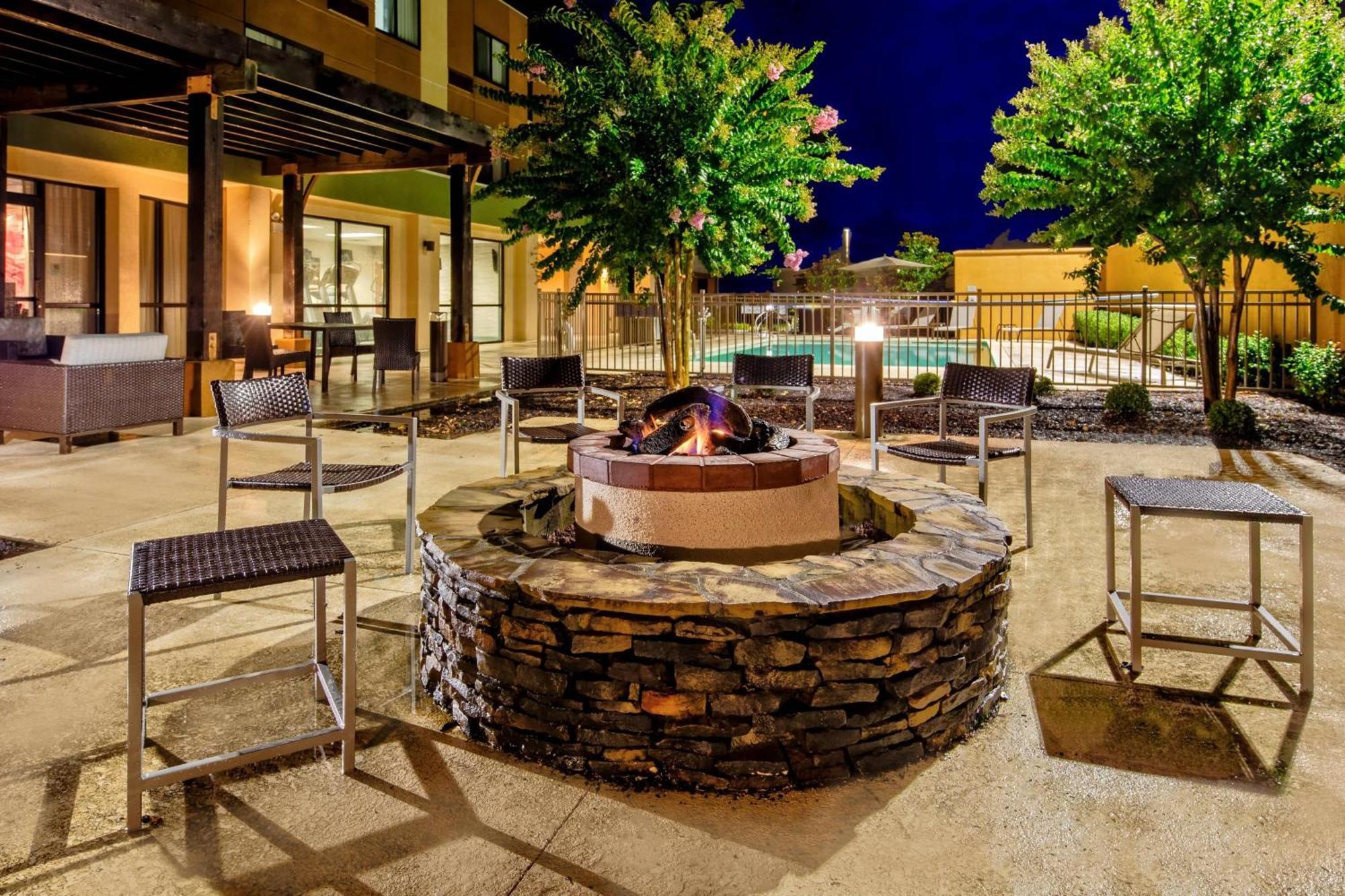 Courtyard By Marriott Troy Hotel Bagian luar foto