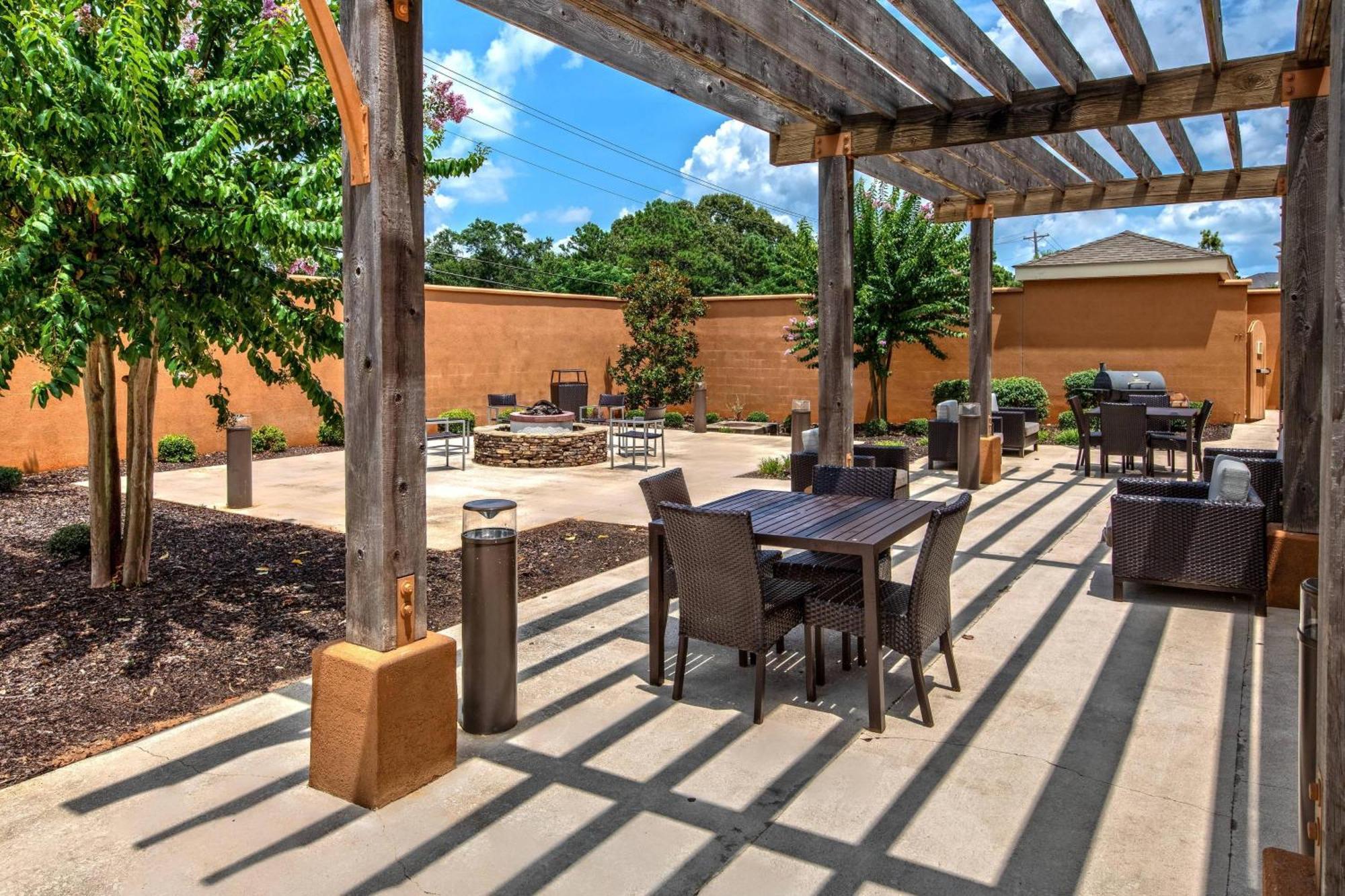 Courtyard By Marriott Troy Hotel Bagian luar foto